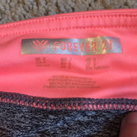 last day 🍂 activewear with pockets leggings - Picture 3 of 7